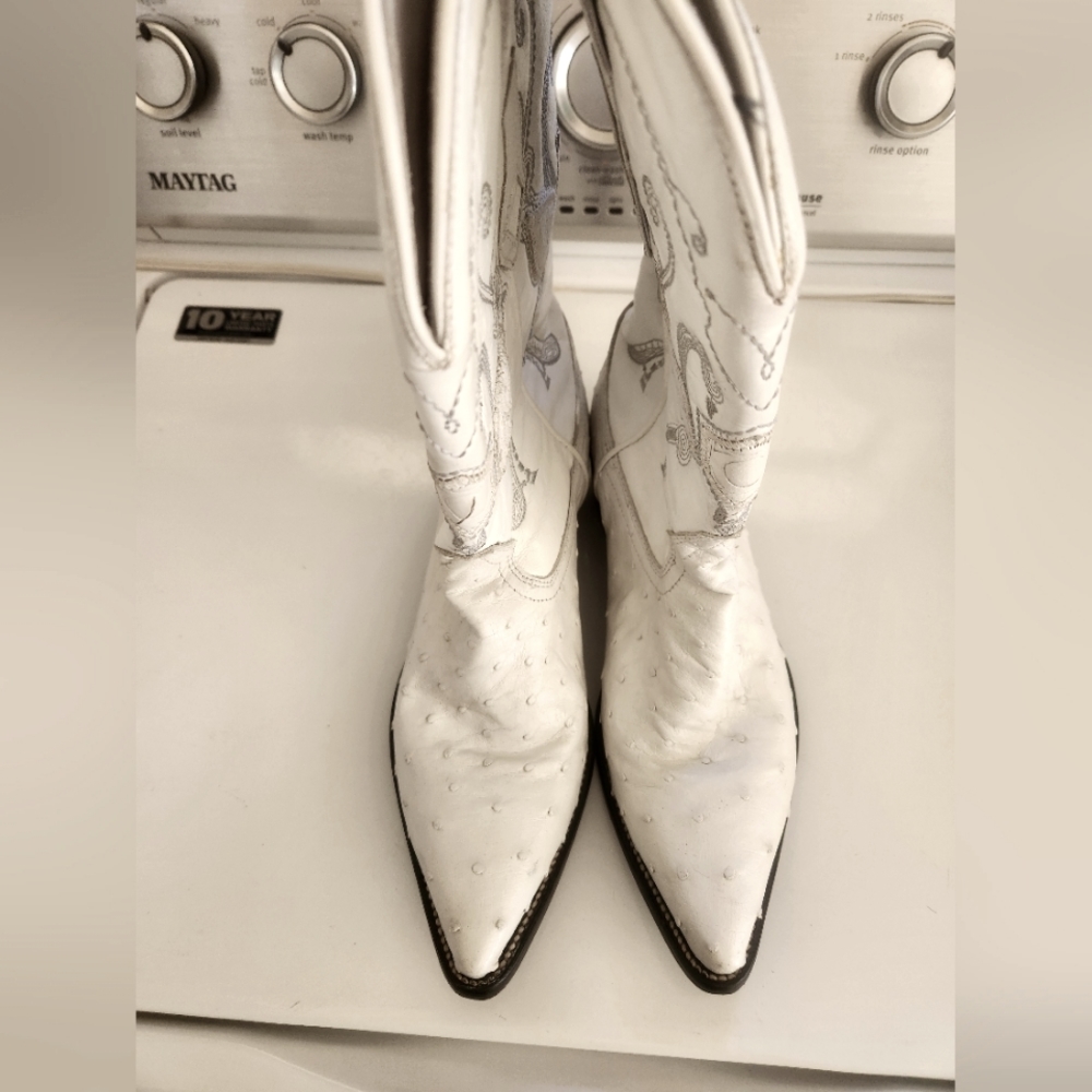 Pair of boots